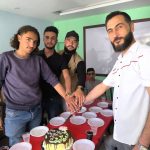 من أجواء الاحتفال بانتهاء كورس الحلاقة الرجالية