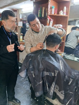 دورة الحلاقة الرجالية في مركز فور هيلب حمص