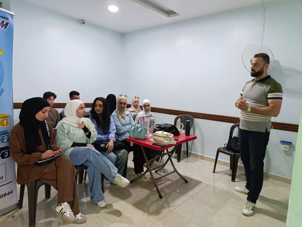 دورة المحادثة الإنجليزية الاحترافية في مركز فور هيلب حمص