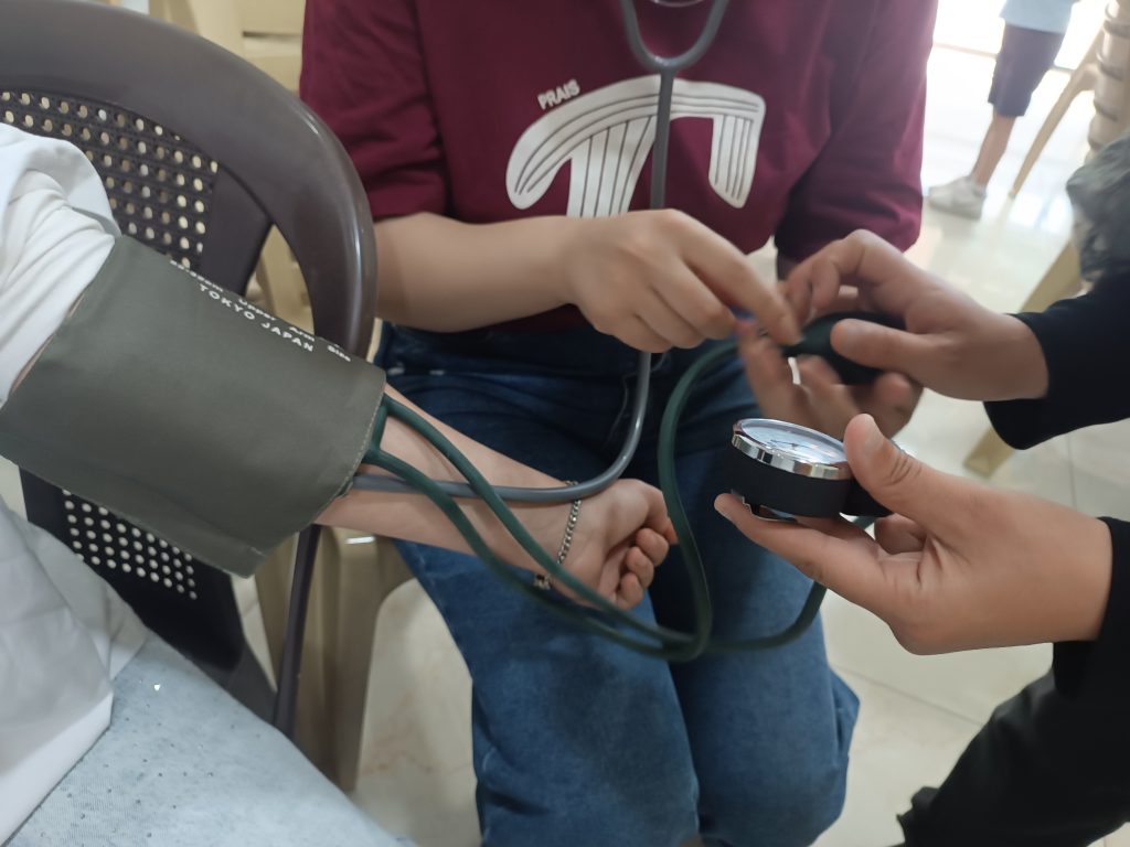 دورة الإسعافات الأولية في مركز فور هيلب حمص